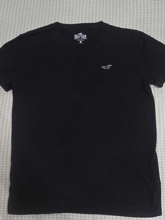 Hollister Other - Hollister Black Short Sleeve Crew Neck T-Shirt with Small Logo